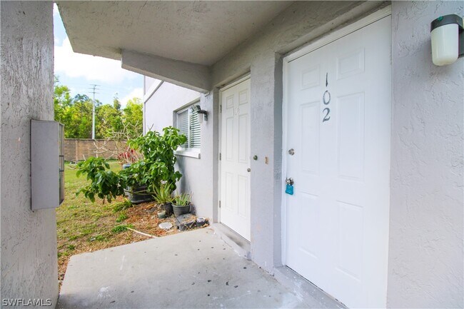 Building Photo - 10101 Sandy Hollow Ln