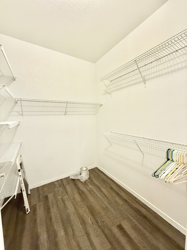 Building Photo - 3002 W Elizabeth St