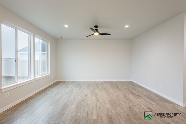 Building Photo - BRAND NEW 4 Bed 2.5 Bath Home