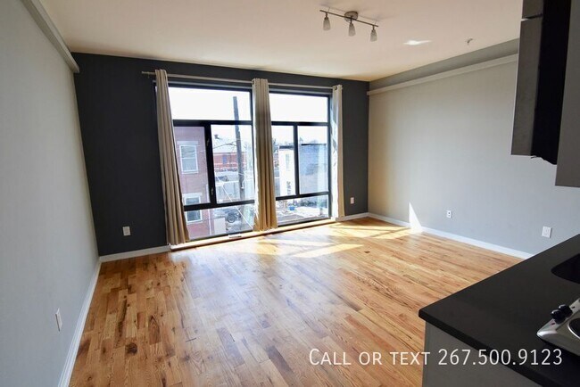 Building Photo - 535 Budd St