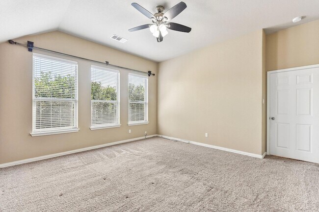 Building Photo - 640 Loma Cedro Bend