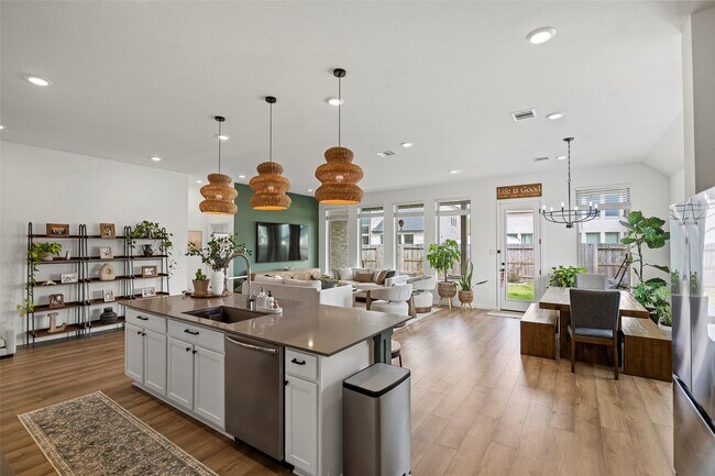 Building Photo - 29003 Spicewood Vly Dr