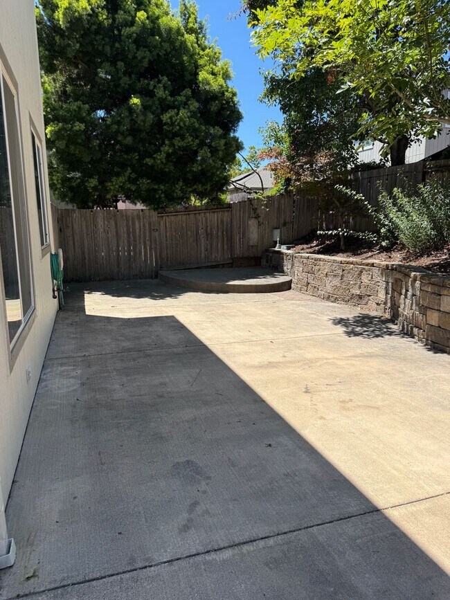 Building Photo - Three Bedroom/ 3 Bathroom Home for Rent in Rincon Valley!!!