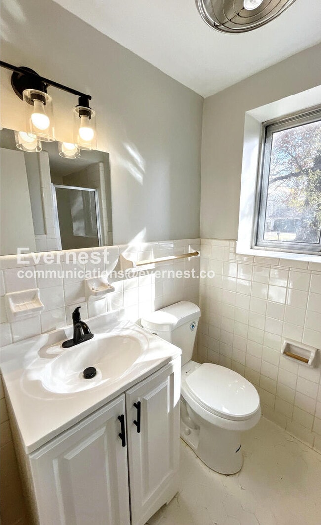 Building Photo - 1307 Brockton Dr