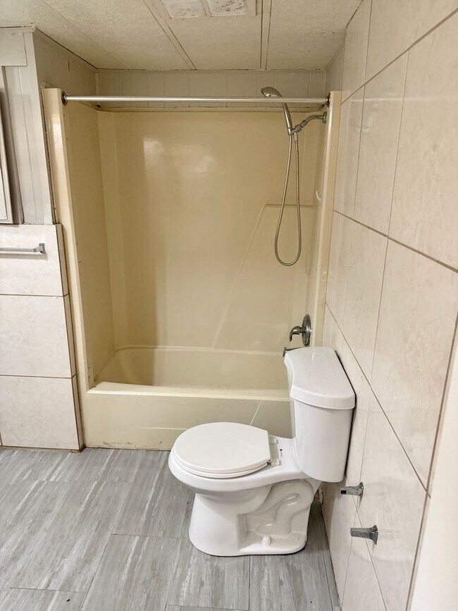 Building Photo - 7213 Harney Rd