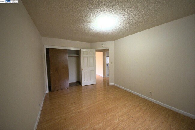 Building Photo - 1345 Kingfisher Way