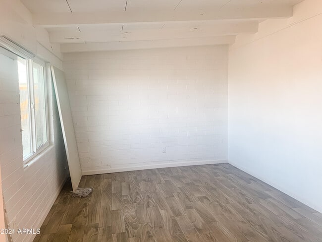 Building Photo - 6249 N Litchfield Rd