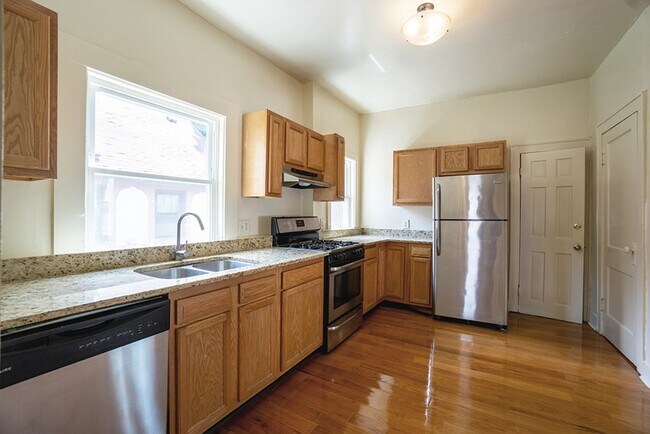 Building Photo - Charming Single Family Home In Residential...