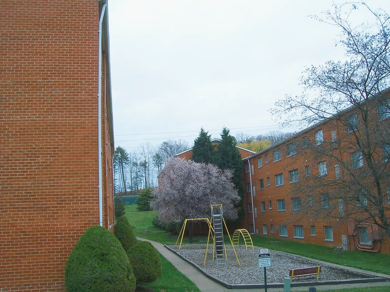 Broadstone at River Oaks 3119 Chesapeake Dr Dumfries VA 22026 Apartment Finder