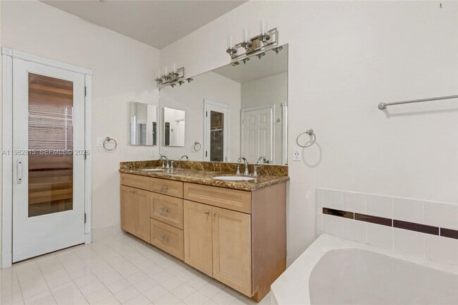 Building Photo - 1560 Seagrape Way