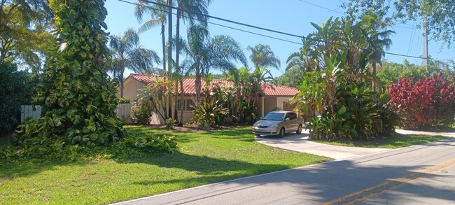 Building Photo - 3720 Coral Hills Dr