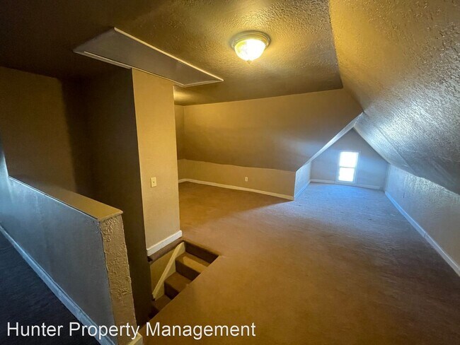 Building Photo - 3 br, 1 bath House - 1530 N National Ave