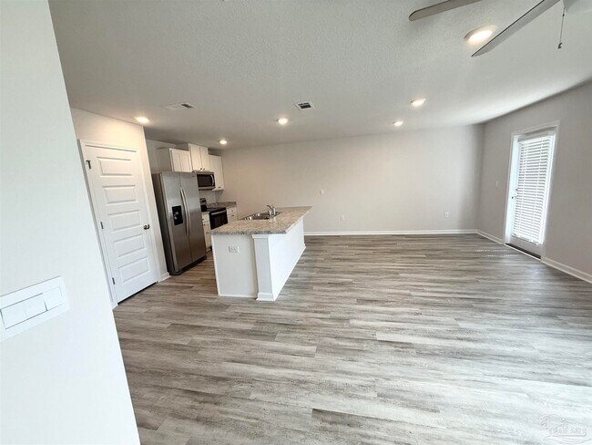 Building Photo - 4335 Redbay Ct
