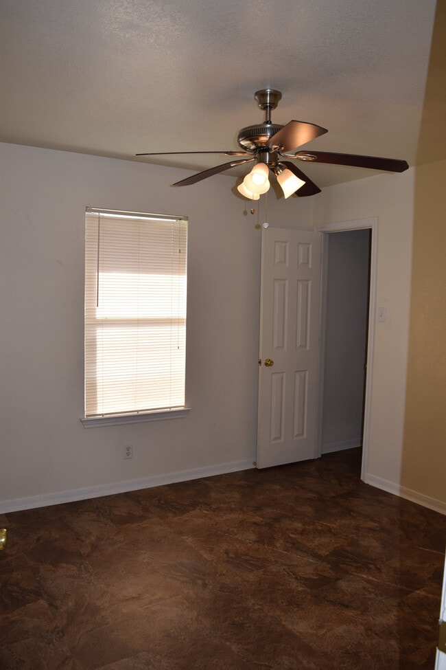 Building Photo - 2608Lucille