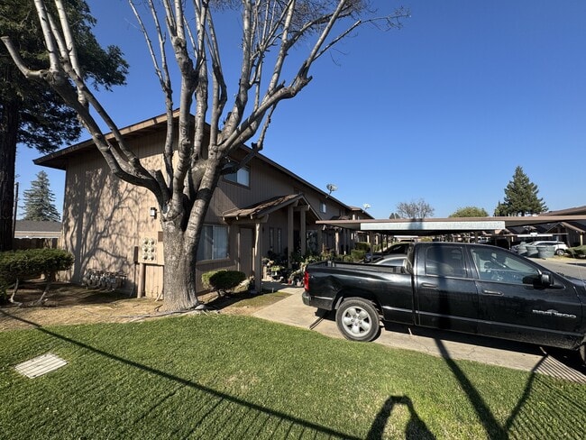 Building Photo - Willow Glen