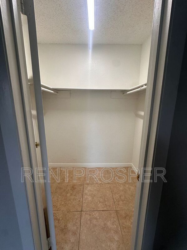 Building Photo - 4221 S Semoran Blvd