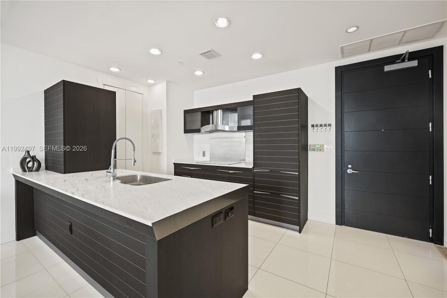 Building Photo - 200 Biscayne Boulevard Way