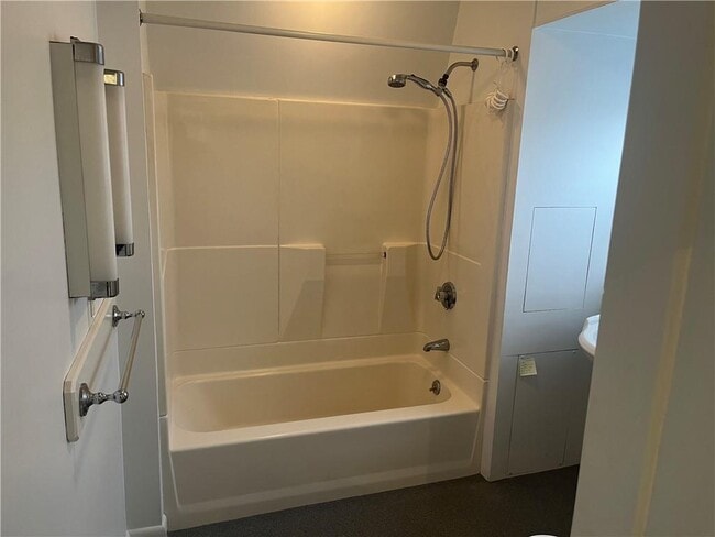 Building Photo - 14 Kay St