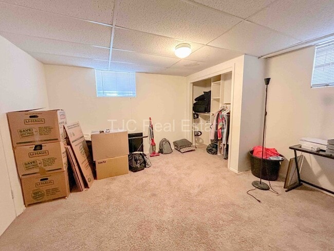 Building Photo - 1939 Olive St