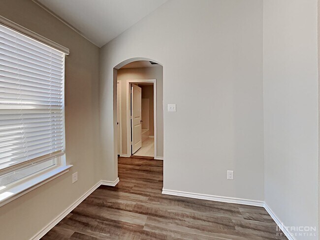 Building Photo - 2533 Doe Run