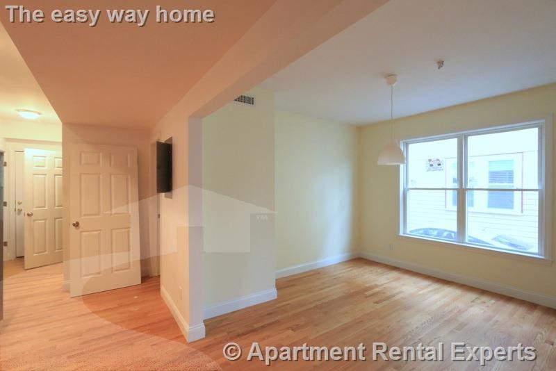 Building Photo - 25 Lewis St