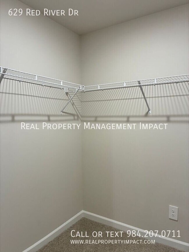 Building Photo - 629 Red River Dr