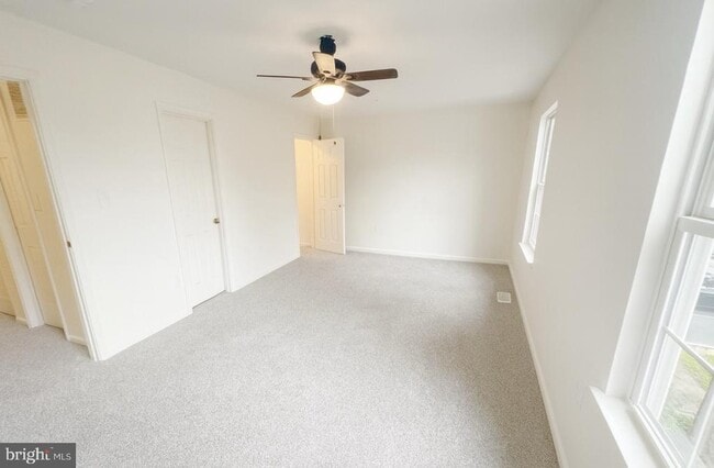 Building Photo - 45293 Rumsford Ln