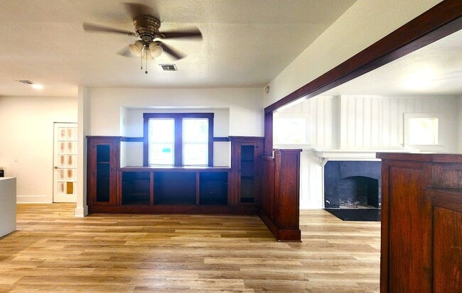 Building Photo - 2 BED 1 BATH CENTRAL PARK ADDITION NEAR PA...