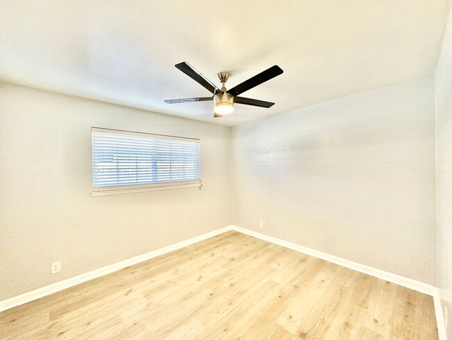 Building Photo - Beautiful, Single-Story, Updated, Private ...