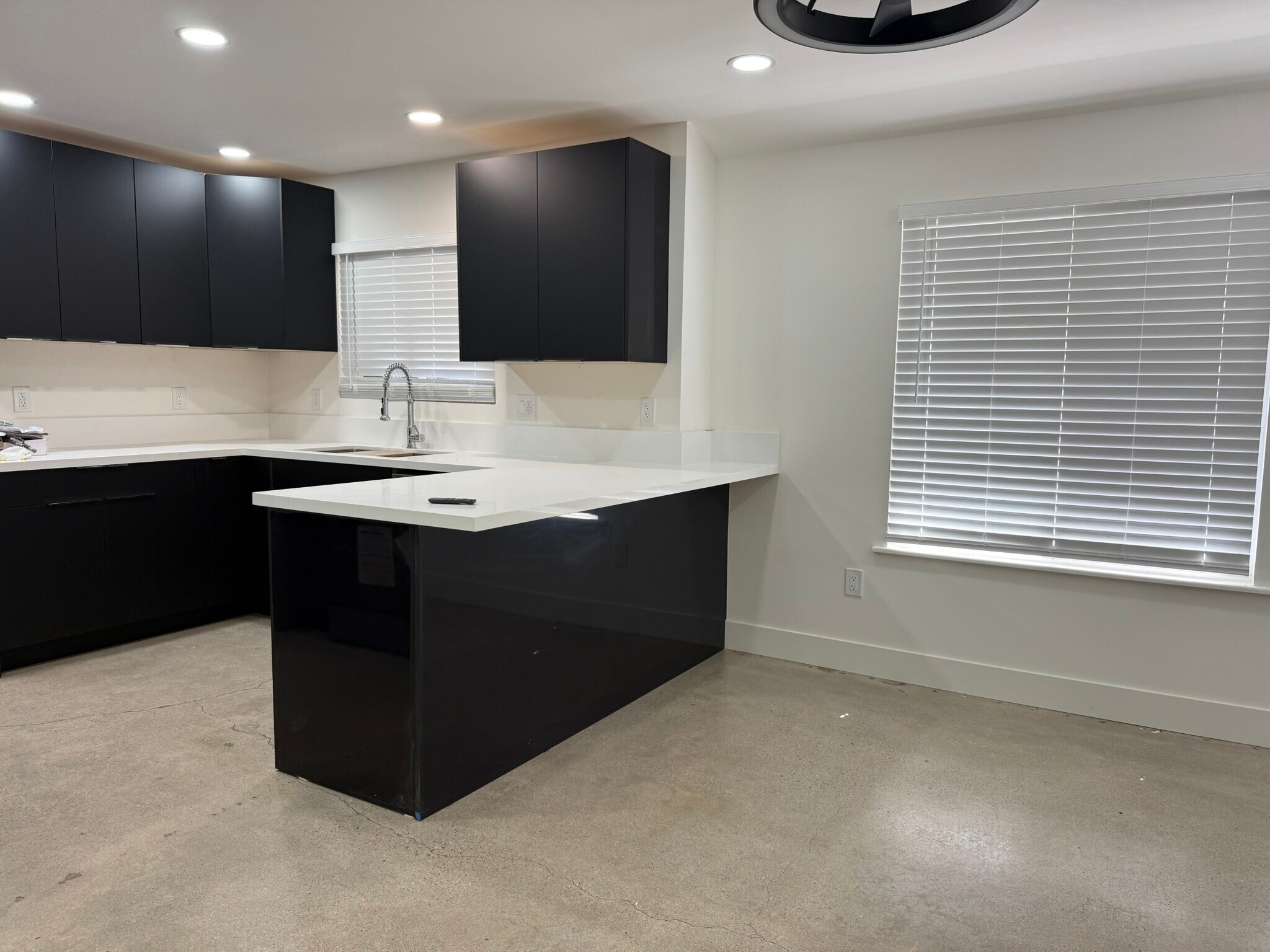 Building Photo - 14962 Rolling Ridge Dr