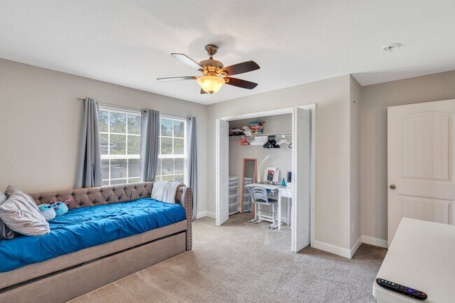 Building Photo - 203 Grandview Dr