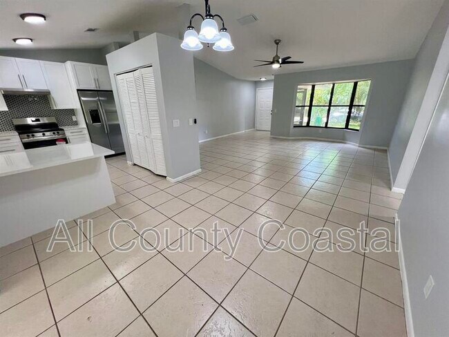 Building Photo - 2617 SW Chestnut Ln