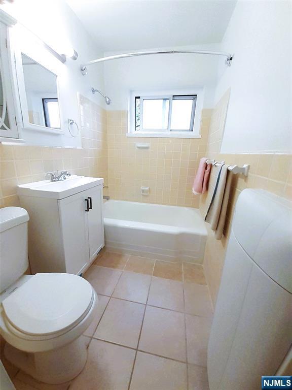 Building Photo - 3071 Edwin Ave