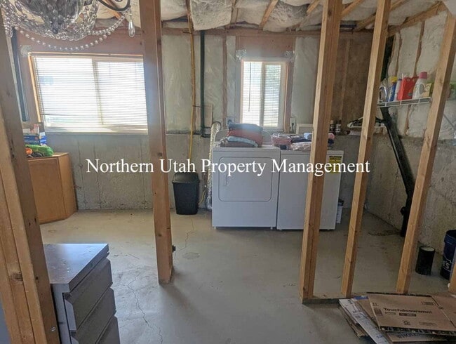 Building Photo - 3 Bed 2 Bath - HVAC