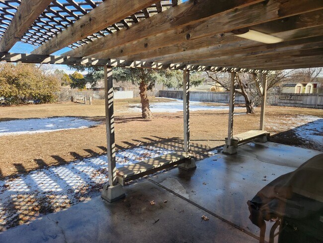 Building Photo - Coming Soon! 4 bedroom 2 bath