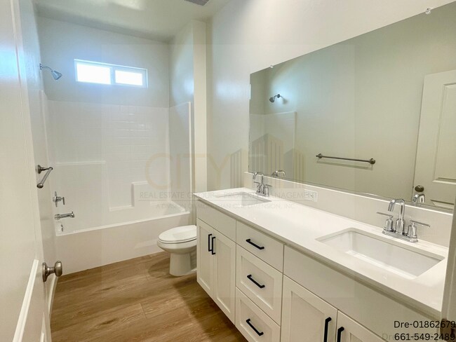 Building Photo - 8607 Avon St