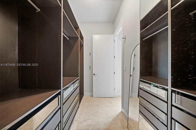 Building Photo - 3506 NE 166th St