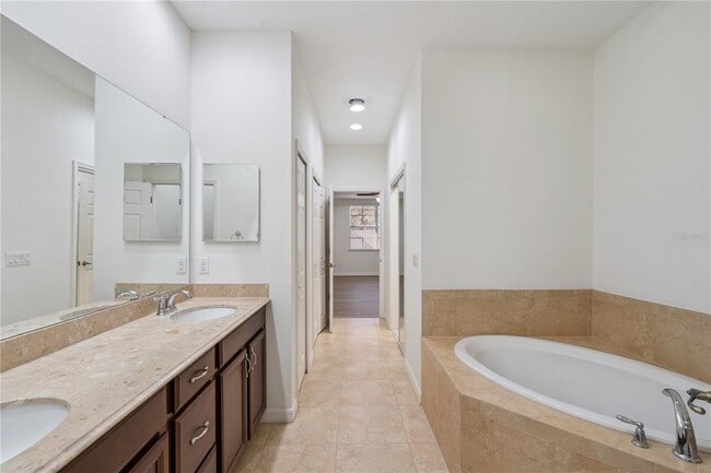 Building Photo - 308 Terracina Dr