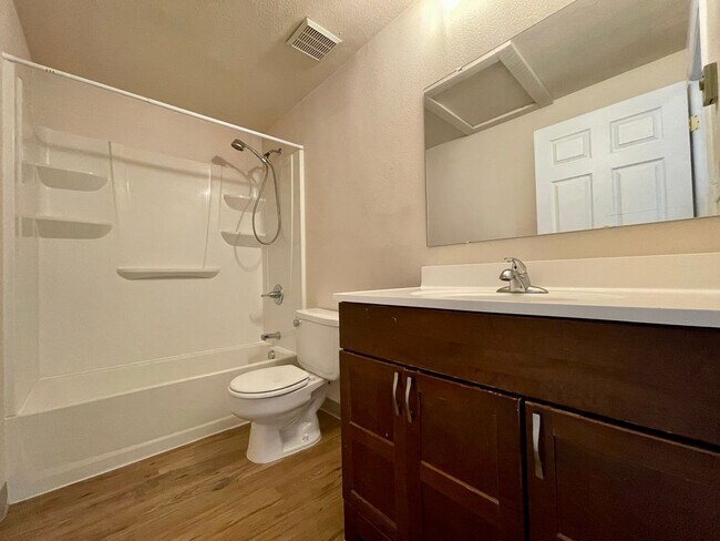 Building Photo - 141