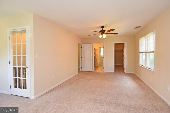 Building Photo - 930 N Danville St