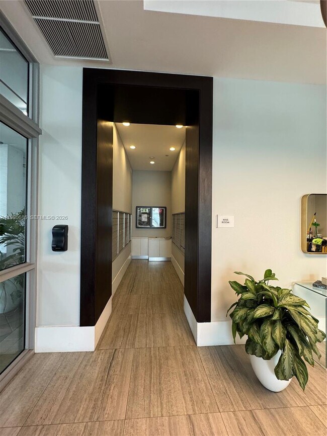 Building Photo - 140 S Dixie Hwy