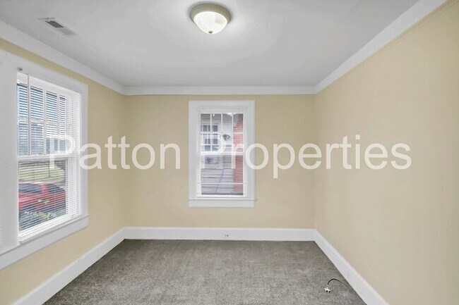 Building Photo - Five Points Home