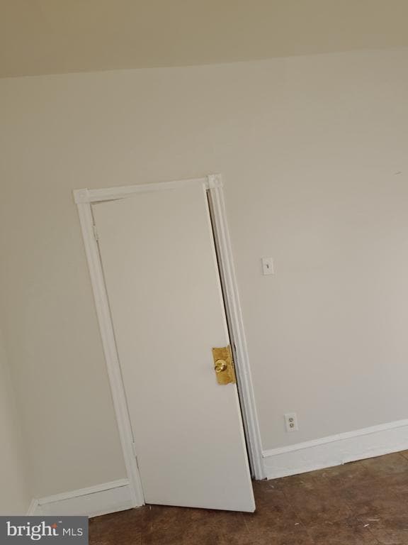 Building Photo - 5045 Tacoma St