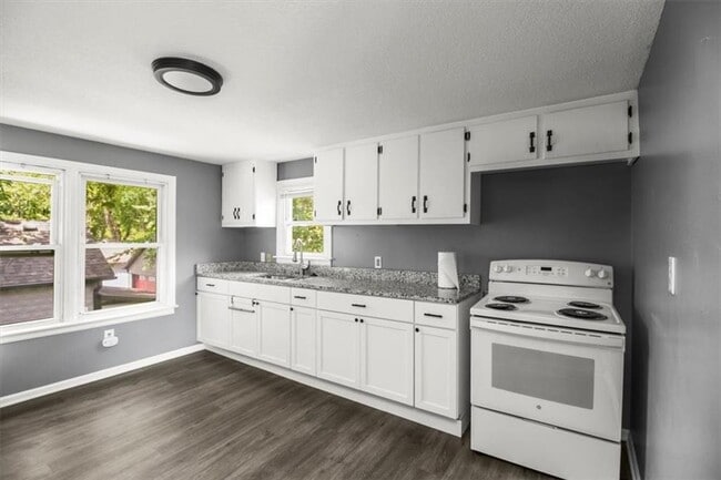 Building Photo - 628 E Fair St