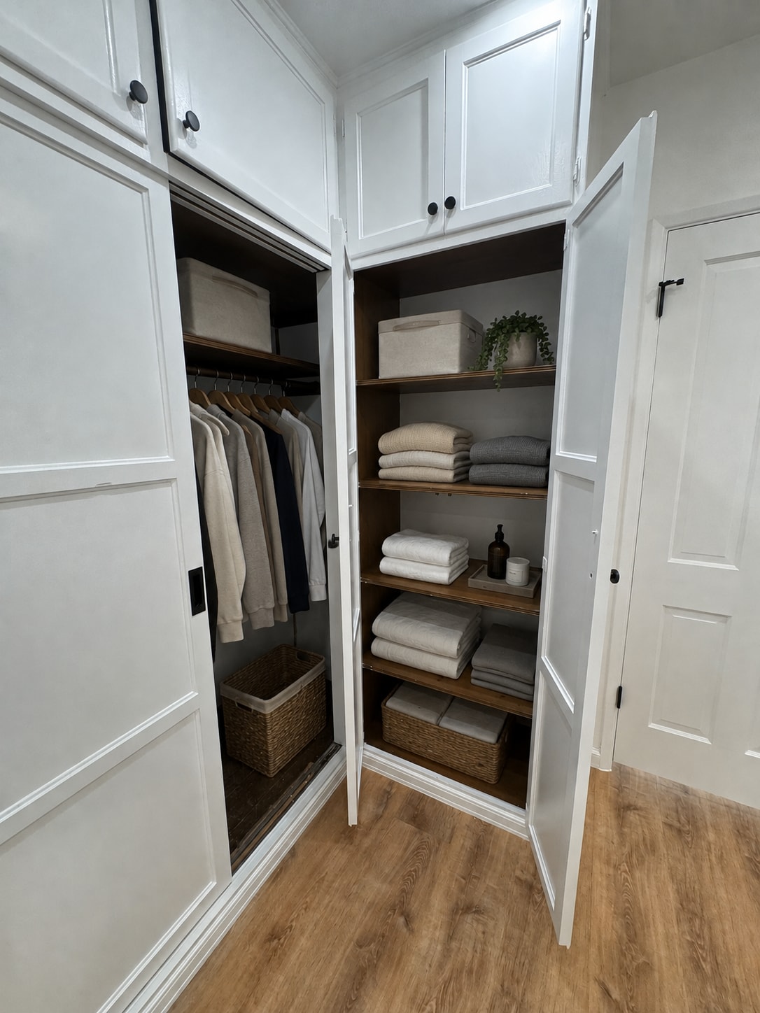 closet - 2836 Roscomare Rd