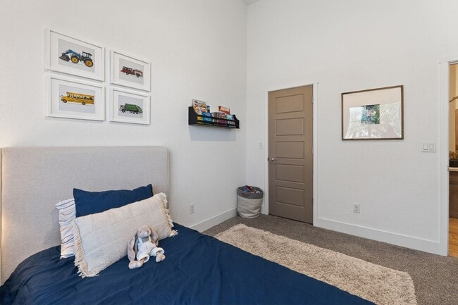 Building Photo - Charming 4BR House in Madera