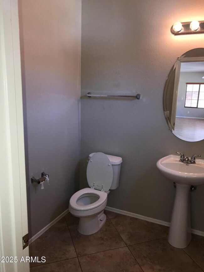 Building Photo - 3440 E Flower St