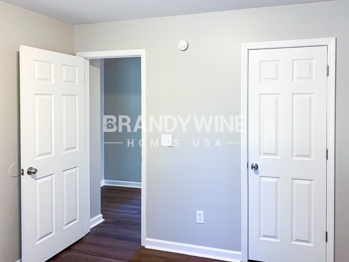 Building Photo - 425 Hannah Dr