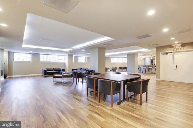 Building Photo - 2111 Wisconsin Ave NW