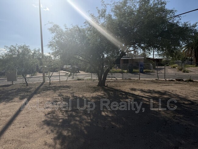 Building Photo - 2705 S Monterey Vista